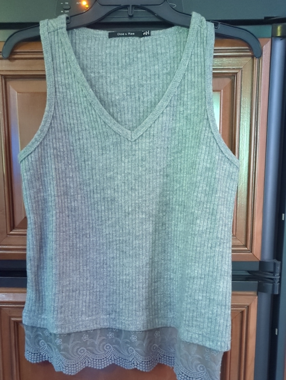 Doe & Rae Women's Ribbed V-Neck Tank with Lace Hem - Gray